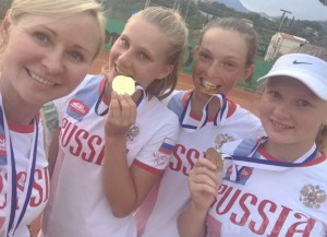 Теннисистка Коваль выиграла командный кубок Европы vk.com. Влада Коваль (вторая справа)