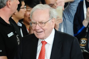 Баффетт пожертвовал $25 миллиардов Баффетт пожертвовал $25 миллиардов