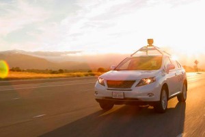 Google выпустил на дороги авто без водителя Google выпустил на дороги авто без водителя