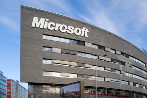 Microsoft уволит восемь тысяч человек Microsoft уволит восемь тысяч человек