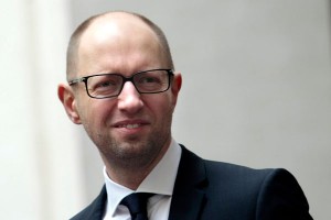 Яценюк призвал оставить в покое бабушек Яценюк призвал оставить в покое бабушек