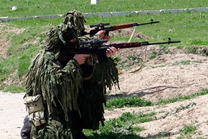 Дальнобойщик вез сына в контейнере для запаски Дальнобойщик вез сына в контейнере для запаски