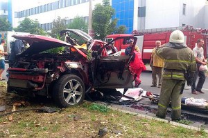 В Донецке взорвали машину секретаря главы ДНР В Донецке взорвали машину секретаря главы ДНР