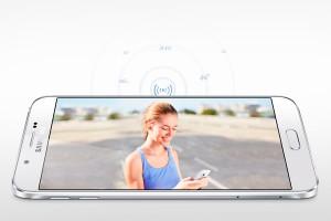 Samsung представил самый тонкий смартфон Samsung представил самый тонкий смартфон