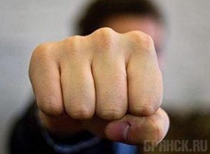 2,5 года «строгача» получил мужчина, сломавший нос участковому