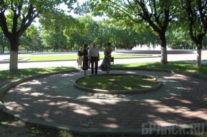 На Кургане решено поставить скамейки и антивандальные светильники