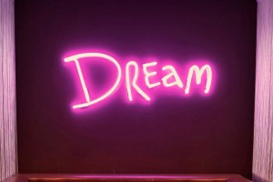 В массовой драке у бара убили человека В массовой драке у бара убили человека