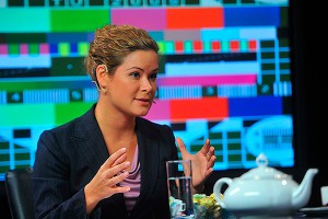 Гайдар обвинила Россию в нападении на Грузию Гайдар обвинила Россию в нападении на Грузию