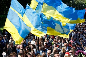 Украинцы недовольны Яценюком и Порошенко Украинцы недовольны Яценюком и Порошенко