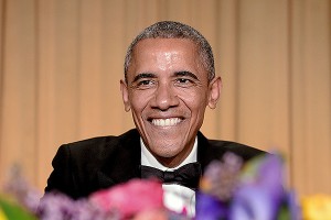 Обаму рассмешили бомбежки США Обаму рассмешили бомбежки США