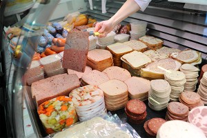 В России еду поставят на контроль В России еду поставят на контроль