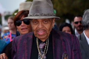 Отца Майкла Джексона сразил инсульт Отца Майкла Джексона сразил инсульт