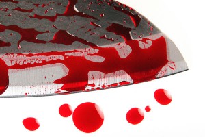 На москвича на концерте c неба упал нож На москвича на концерте c неба упал нож