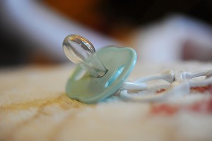 Женщина родила от 12-летнего друга дочери Женщина родила от 12-летнего друга дочери