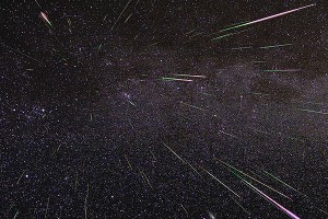 На Россию обрушился мощный метеорный поток На Россию обрушился мощный метеорный поток