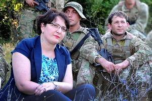 Женщину-министра отправили к рядовым Женщину-министра отправили к рядовым