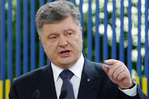 Порошенко тянет руки к оружию Запада Порошенко тянет руки к оружию Запада