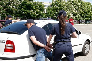 В Москве 30 охранников устроили перестрелку В Москве 30 охранников устроили перестрелку