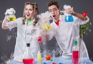 Железнодорожников поздравят веселые химики