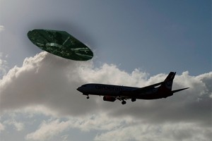 НЛО напало на самолет в Нью-Йорке (видео) НЛО напало на самолет в Нью-Йорке (видео)