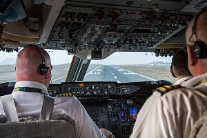 Пилот усмирил авиадебошира топором Пилот усмирил авиадебошира топором