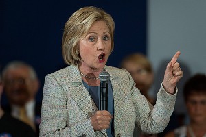 Клинтон сделала селфи с Кардашьян и Уэстом Клинтон сделала селфи с Кардашьян и Уэстом