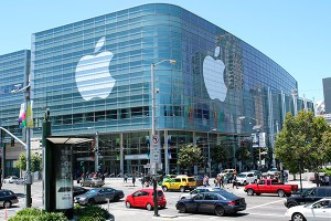 Apple создает беспилотный автомобиль Apple создает беспилотный автомобиль