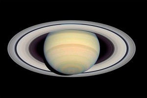 Разломы Сатурна поразили ученых (фото) Разломы Сатурна поразили ученых (фото)