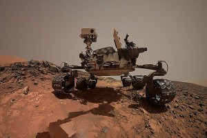 Инопланетянин снял Curiosity на Марсе Инопланетянин снял Curiosity на Марсе