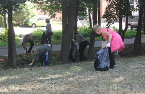 Почти семь тысяч человек вышли на уборку Брянска