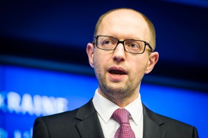 Яценюк предложил выдать Януковича за долги Яценюк предложил выдать Януковича за долги