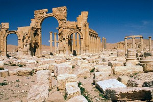 Боевики "ИГ" уничтожили древний храм Пальмиры Боевики "ИГ" уничтожили древний храм Пальмиры