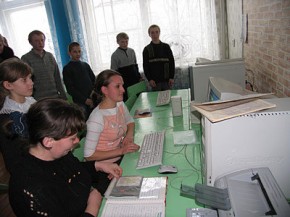 Губернатор проинспектировал Жирятинский район В школе с. Морачово всего два компьютера. Фото пресс-службы администрации Брянской области