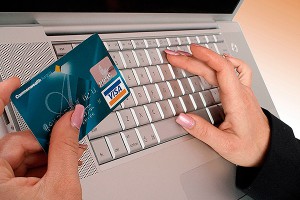 Россияне стали меньше покупать через интернет Россияне стали меньше покупать через интернет