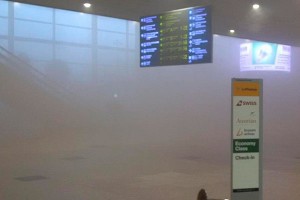 Пожар в Домодедово обернулся коллапсом Пожар в Домодедово обернулся коллапсом