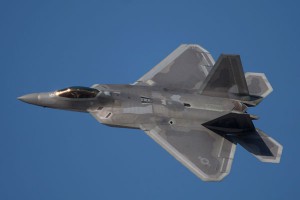 В Эстонии приземлились истребители США В Эстонии приземлились истребители США