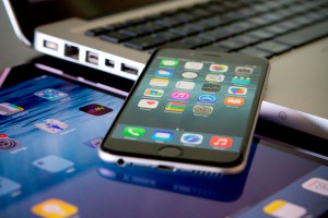 Apple просят переименовать iPhone Apple просят переименовать iPhone