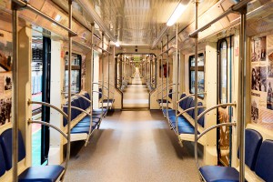 В столичном метро прокатился голый пассажир В столичном метро прокатился голый пассажир