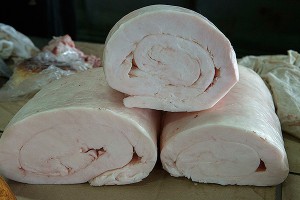 Украинским десантникам вернули сало и арбуз Украинским десантникам вернули сало и арбуз