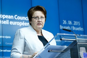 Премьер Латвии отказалась говорить по-русски Премьер Латвии отказалась говорить по-русски