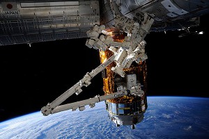 Японец проболтался про виски на МКС Японец проболтался про виски на МКС