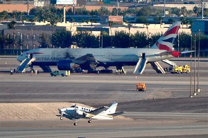 В Лас-Вегасе загорелся самолет с пассажирами В Лас-Вегасе загорелся самолет с пассажирами