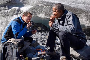 Обама доел рыбу за медведем Обама доел рыбу за медведем