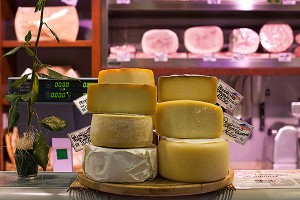 На рынке сыров и масел нашли фальсификат На рынке сыров и масел нашли фальсификат