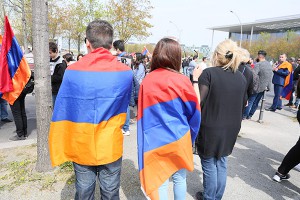 Полиция в Ереване разогнала демонстрантов Полиция в Ереване разогнала демонстрантов