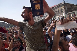 Шенген дал трещину из-за мигрантов Шенген дал трещину из-за мигрантов