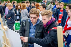 В Москве разоблачили суть мировой демократии В Москве разоблачили суть мировой демократии