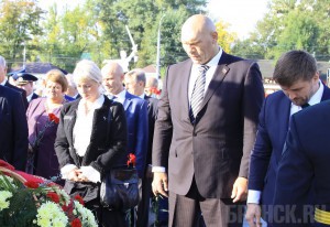 В Брянск на празднование Дня города прибыл Николай Валуев Николай Валуев (на фото второй справа)