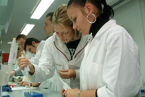 Ученые хотят изменить ДНК эмбрионов Ученые хотят изменить ДНК эмбрионов