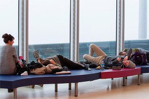 Мать и дочь поселились на кипрской парковке Мать и дочь поселились на кипрской парковке